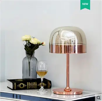 Nordic lampa do sypialni, prosta kreatywny szklany nowoczesny salon, artystyczne ozdoby do gabinetu, luksusowy stolik lampa